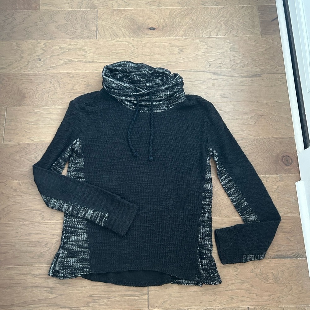 Hollister Cowl Neck Women's Sweater